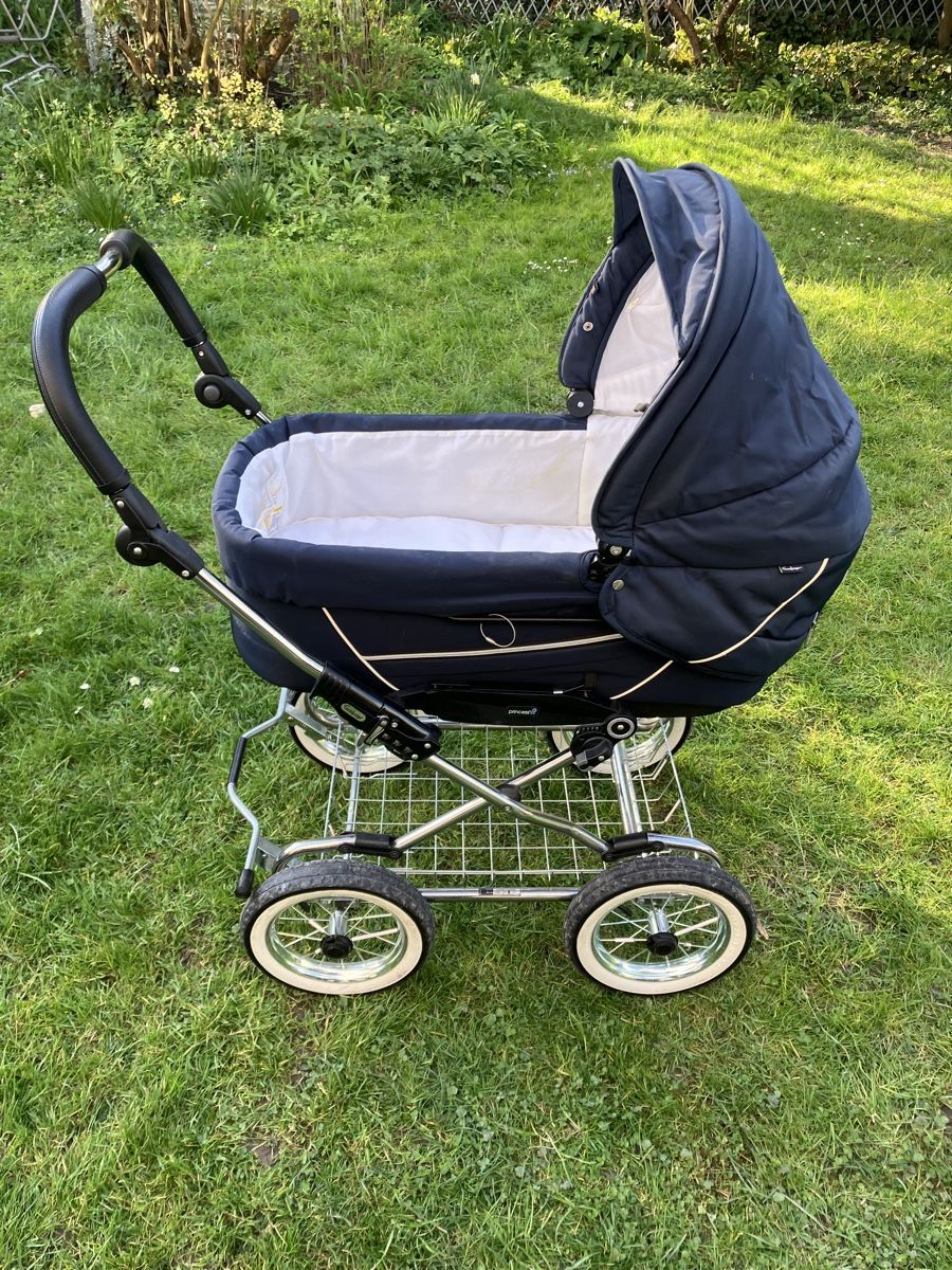 Emmaljunga Carrozzine: Emmaljunga Kinderwagen  – Usato da Basel venduto da inf_j7qw