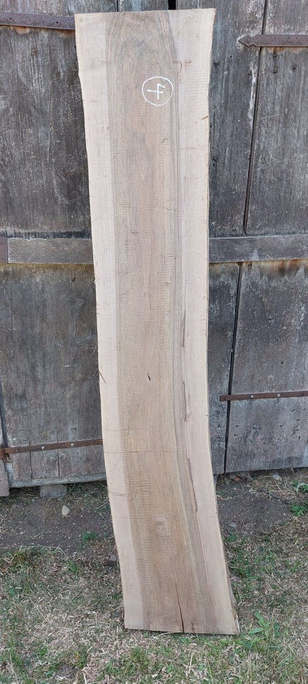 Articoli in legno: Schweizer Nussbaumholz – Difettoso da Giswil venduto da Stocki02