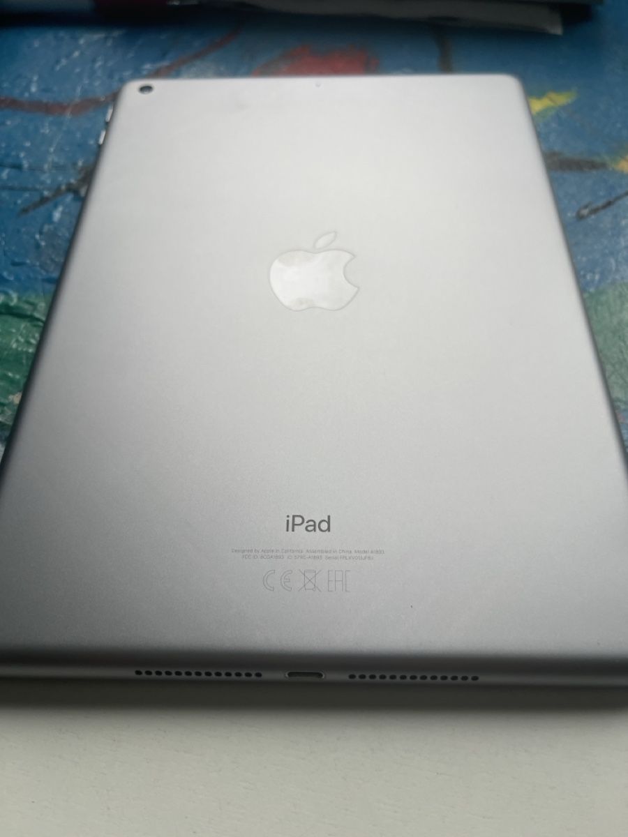 Apple Tablettes PC: Ipad (6.Generation) 32GB – D'occasion à glis par Bagface 1