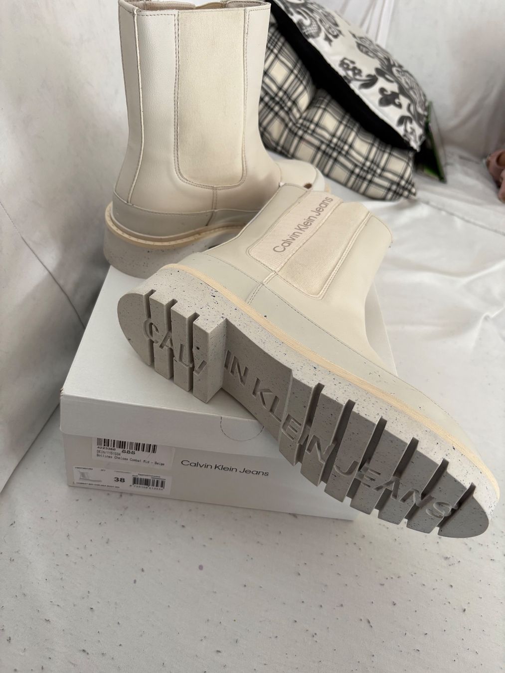 Calvin Klein Scarpe da donna: Stivaletti nuovi ck – Nuovo e nell'imballaggio originale da Davesco soragno venduto da Gaby230