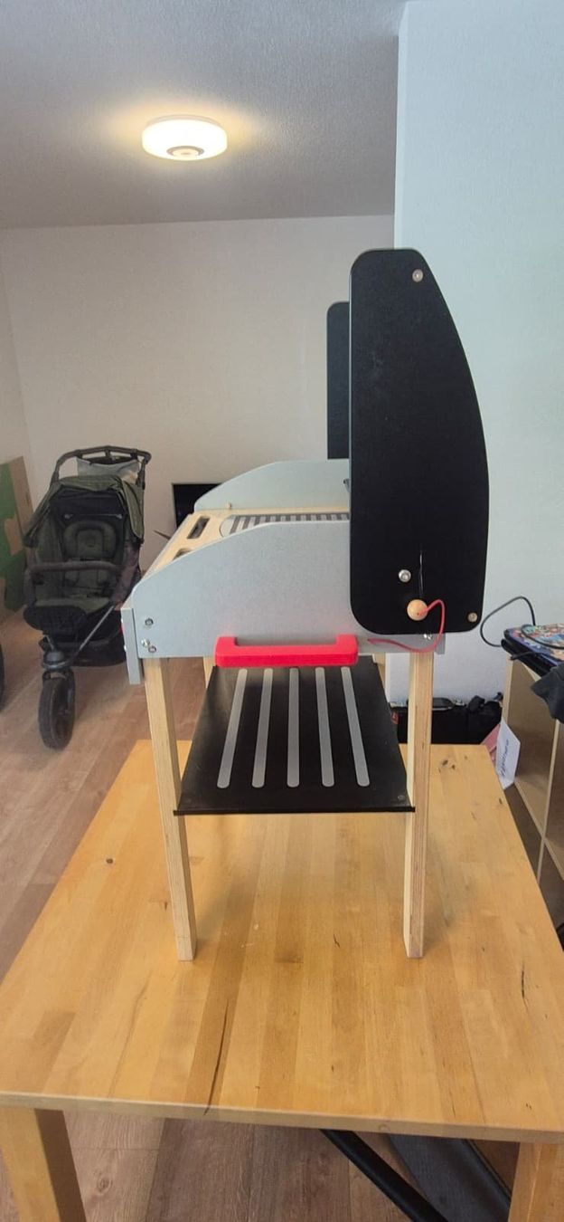 Jouets: Kinder Grill – D'occasion à Wetzikon ZH par B3RTO-ZH 3