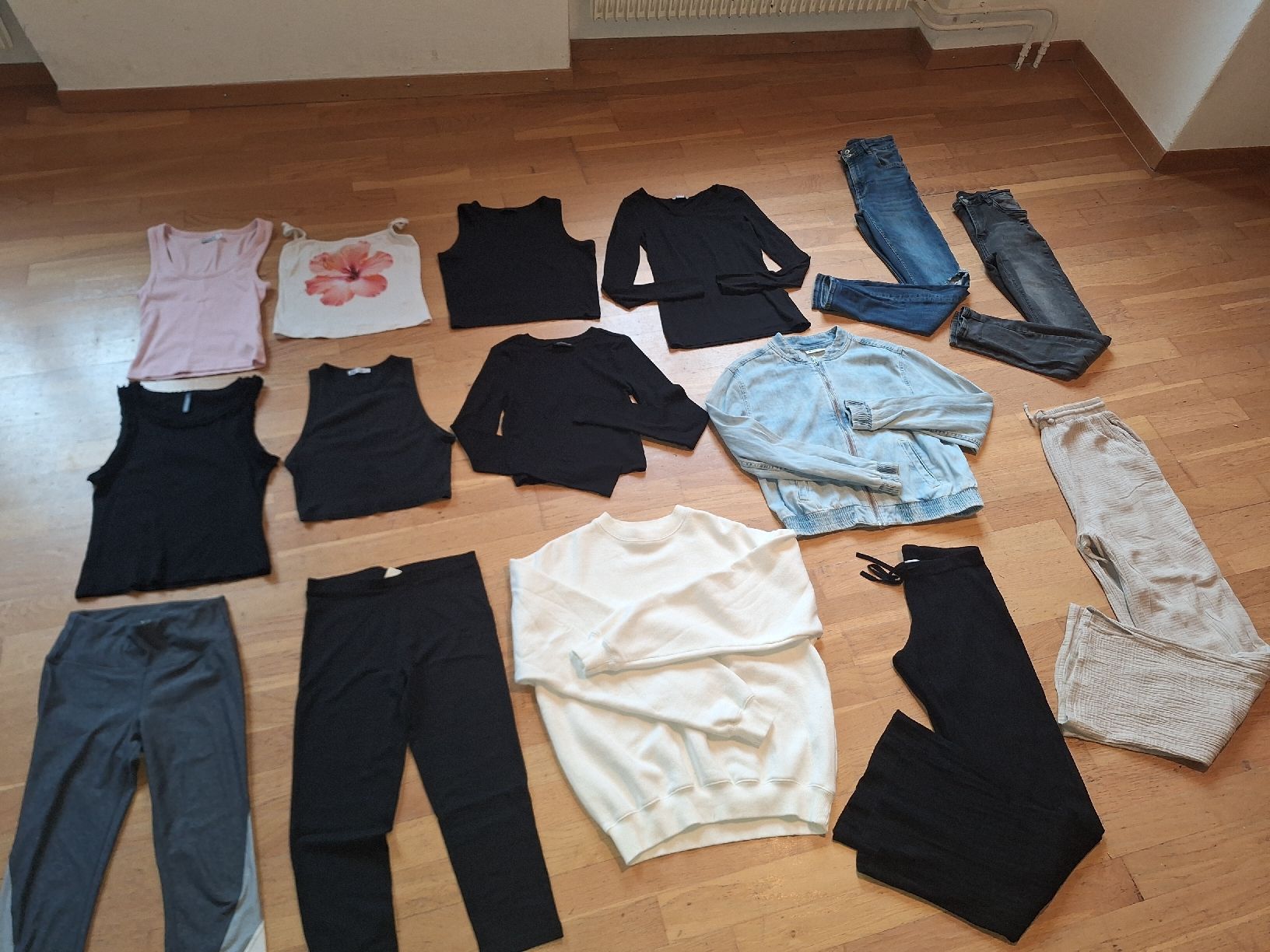 Lots de vêtements: Kleiderpaket Damen – Neuf (Voir description) à Tamins par VW99 2