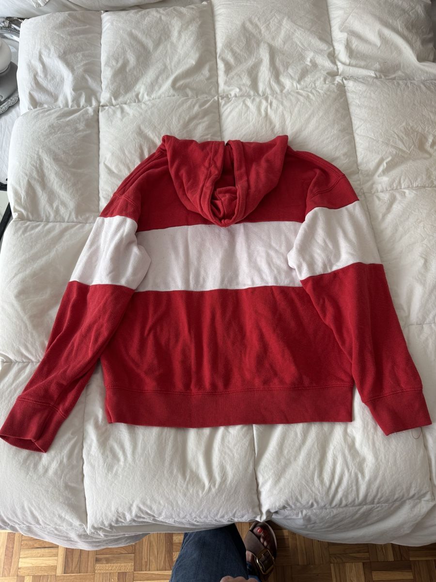 Maglioni & Felpe: Pull à capuche "Suisse" rouge et blanc - Taille Medium – Usato da Genève venduto da lejardindesvetements 3
