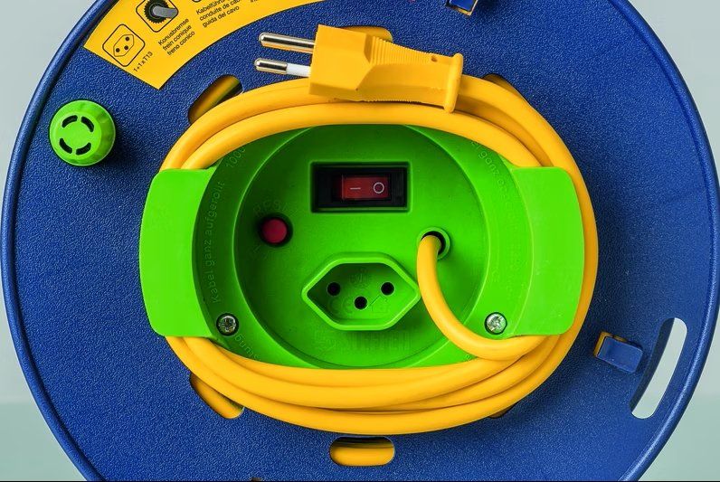 Cavi: 40m Loop Garten Kabelrolle von Steffen mit 2 x T13 Stecker – Nuovo (secondo la descrizione) da Sulz LU venduto da Elektrofachverkauf 1