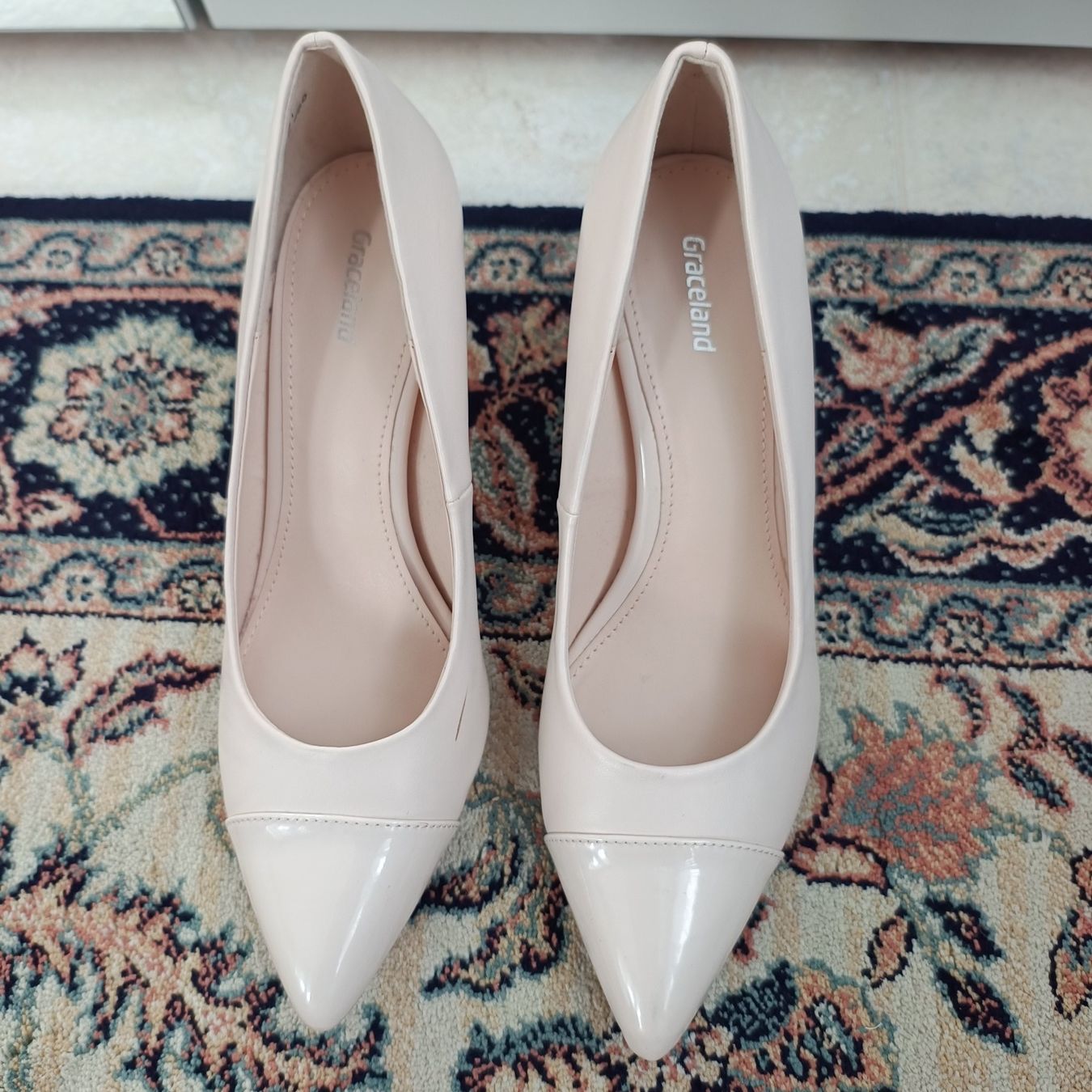 Graceland Scarpe da donna: Beige Graceland Pumps, Gr. 39 – Usato da Emmetten venduto da Hornberger
