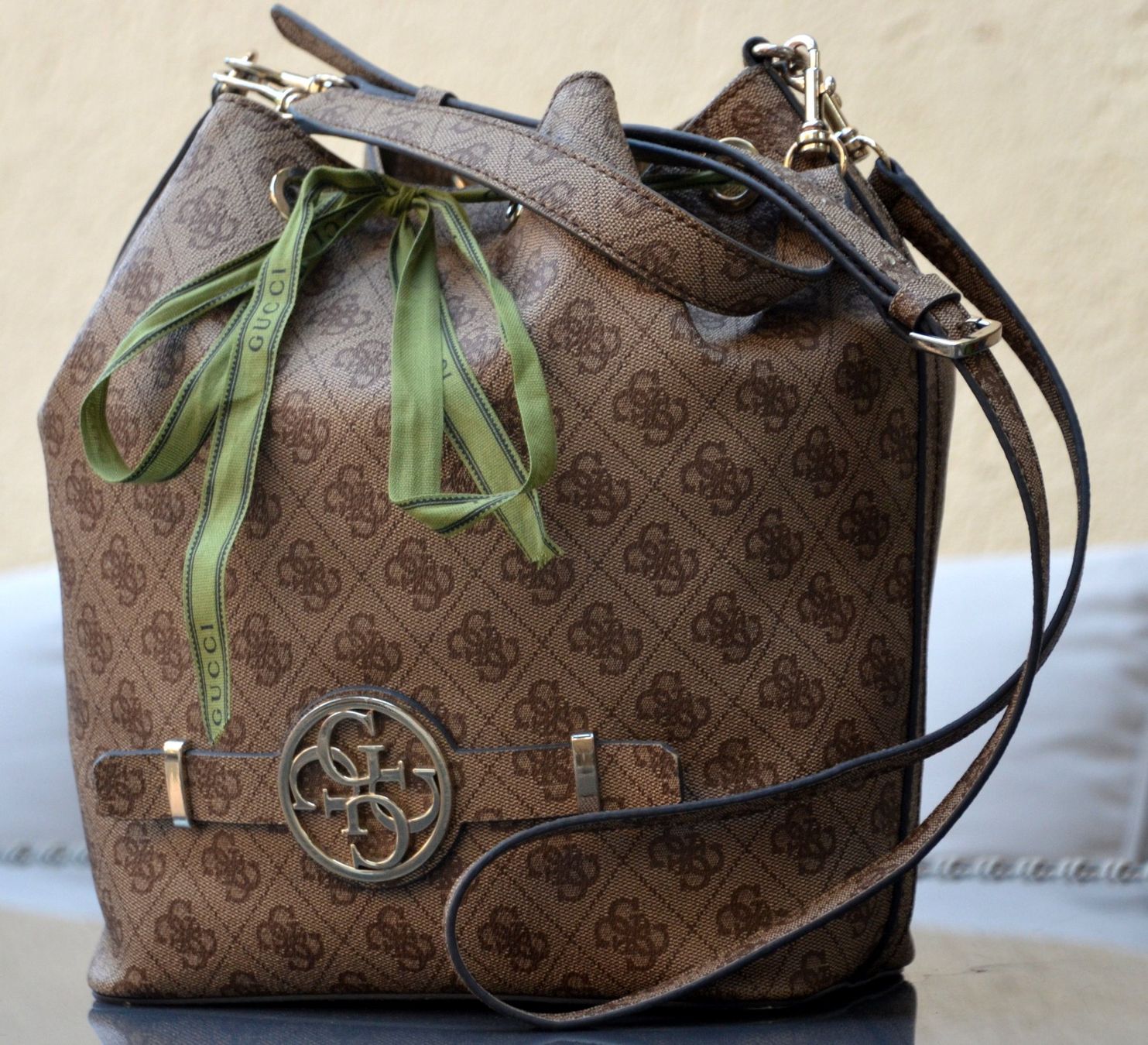 Guess Borse da donna: Guess Tasche / sac – Usato da Collonges venduto da arashee 4