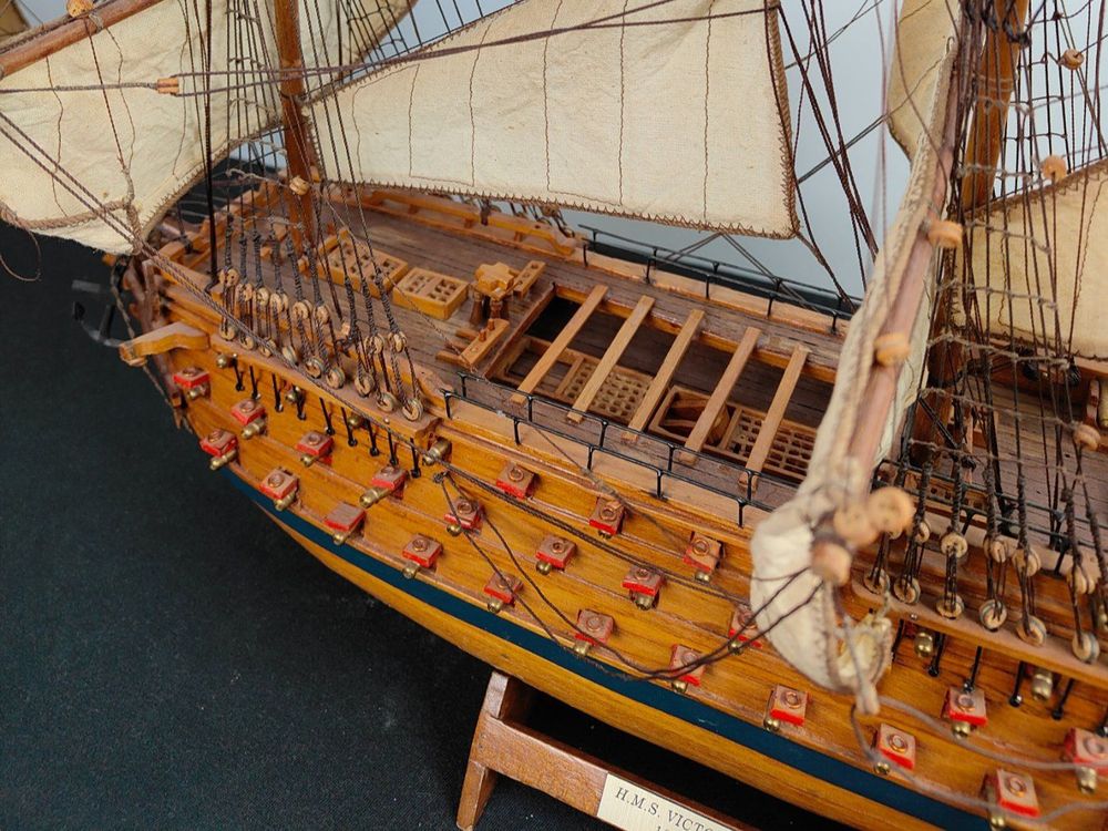 Modellschiff H.M.S. Victory 1805 (Ideal für Bastler) Kaufen auf Ricardo