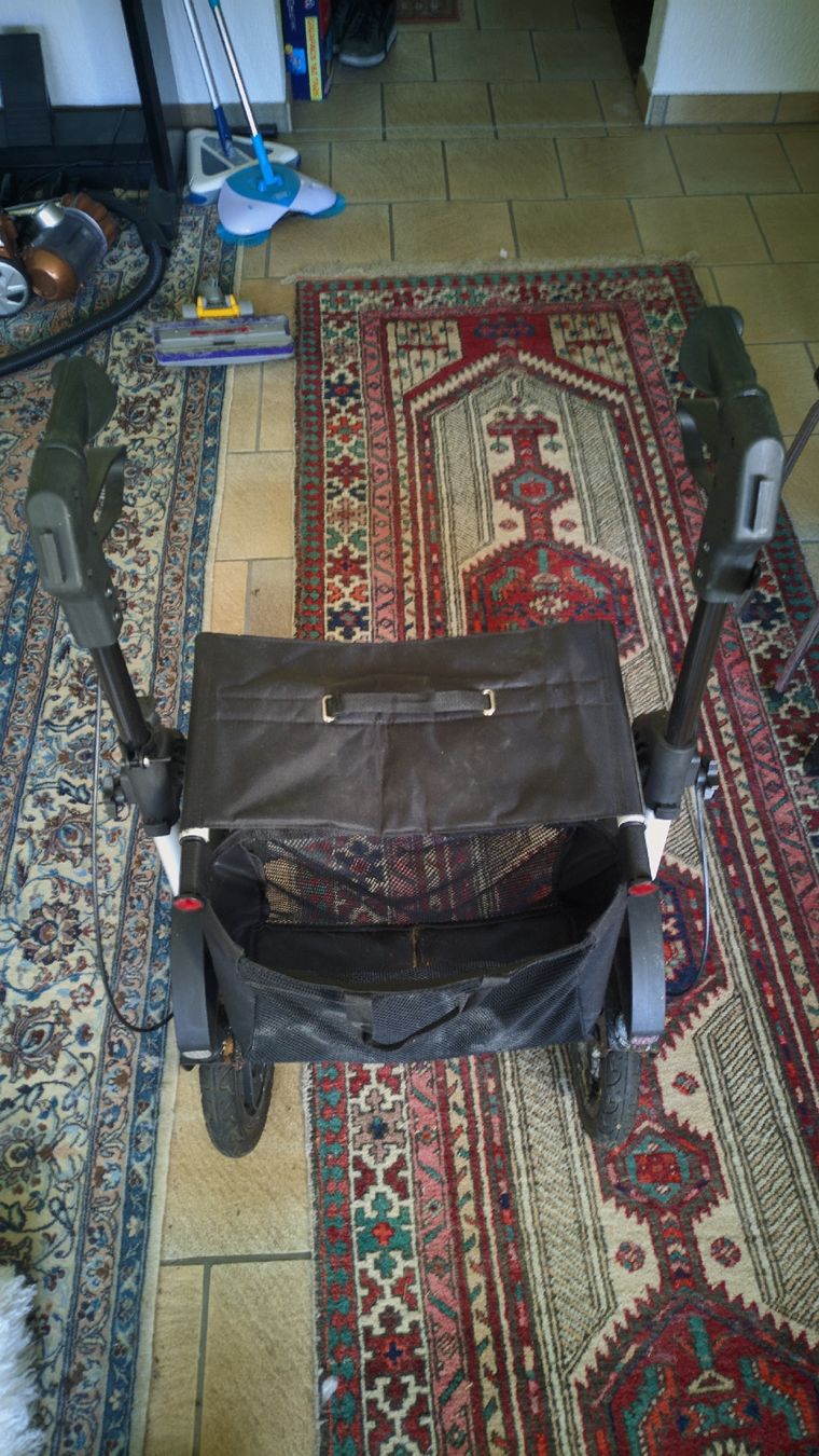 Ausili per la deambulazione: Rollator, robust und leicht – Usato da Niederurnen venduto da Mediapoint8 1