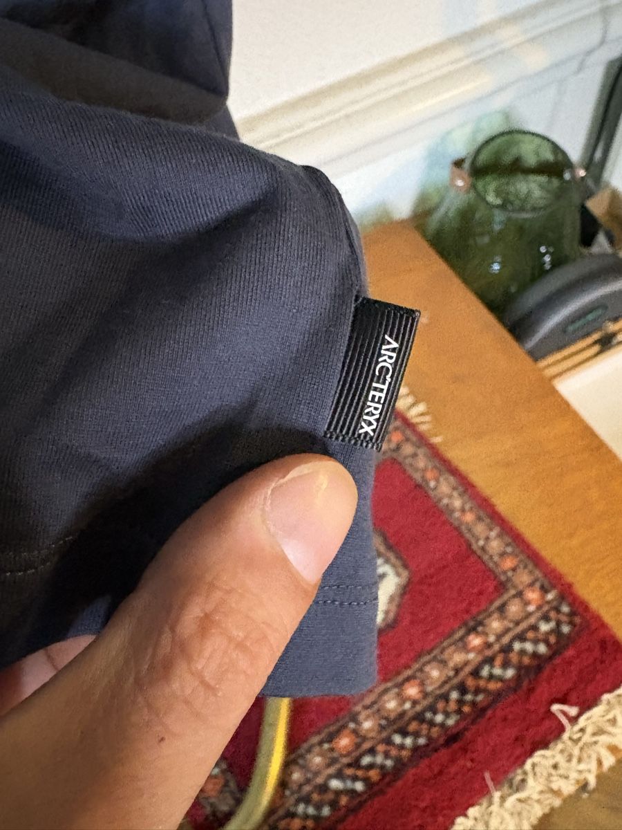 Arcteryx T-shirt: Débardeur Arc'teryx, Size XXL – Usato da Neuchâtel venduto da sharposneaks 1