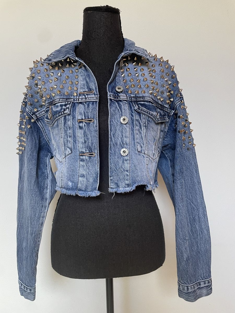 Giacche: Jeansjacke mit Nieten – Nuovo (secondo la descrizione) da Sigriswil venduto da ck56 1
