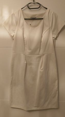 Robe courte blanc cassé M ( 38/40 )