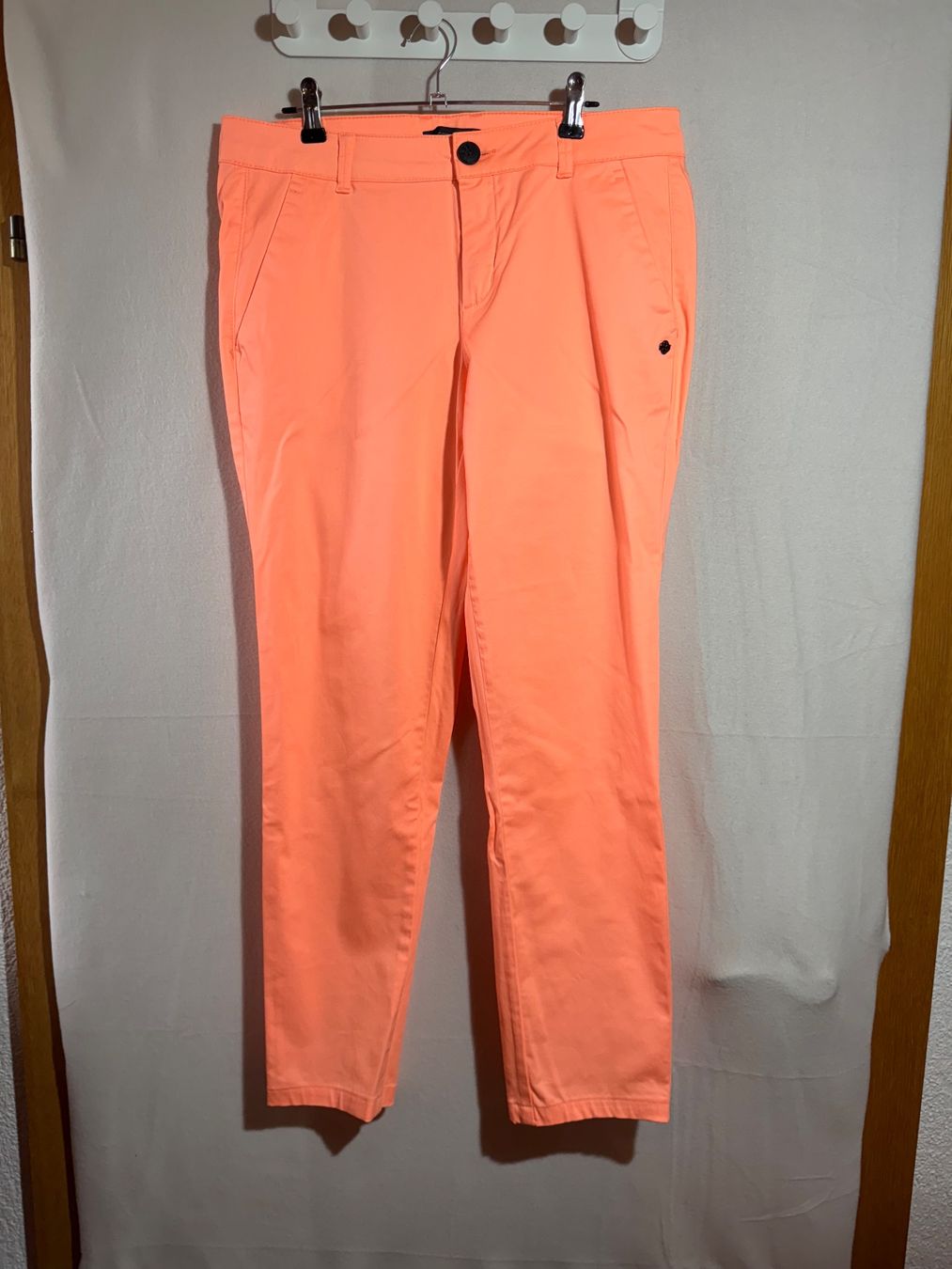Comma Pantaloni: Orangefarbenes Stoffhose von Comma Gr. 36 – Usato da Grosswangen venduto da SALE_SALE_SALE