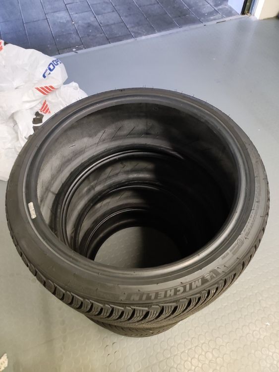 Winterpneu Reifen 235/35/19 Michelin 4 Stück | Kaufen auf Ricardo
