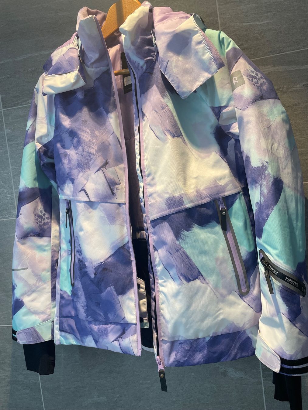 Reima Jacken & Mäntel: Reima Winterjacke Mädchen 164 – Gebraucht aus Schaffhausen von kon_9tj8
