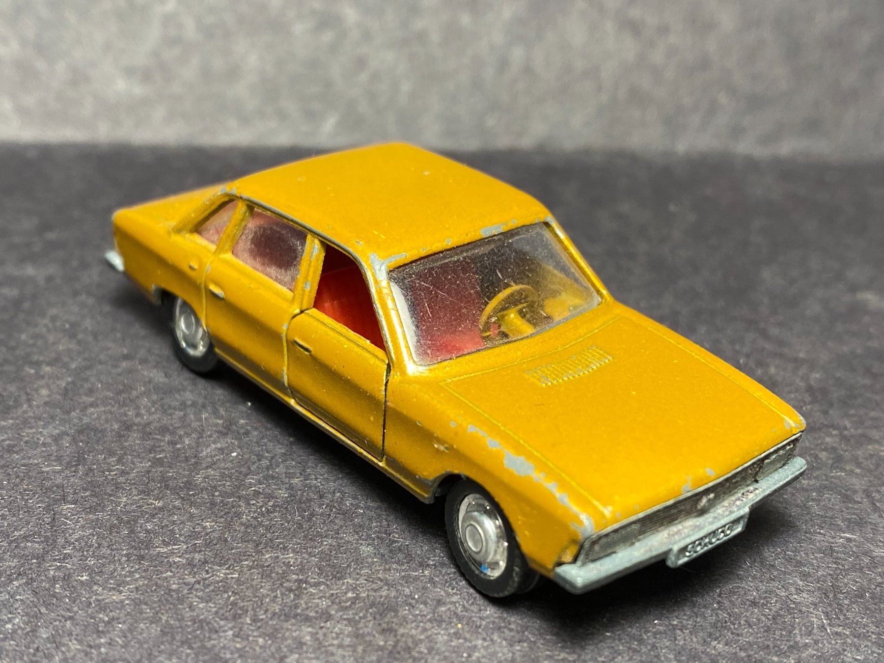 Schuco Modellini d'auto: Schuco VW K70 Modellauto 1:66 – Usato da Spiez venduto da Mlandcruiser 6