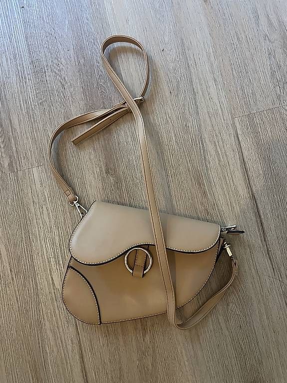 Sacs femmes: Tasche – D'occasion à Utzenstorf par lali7