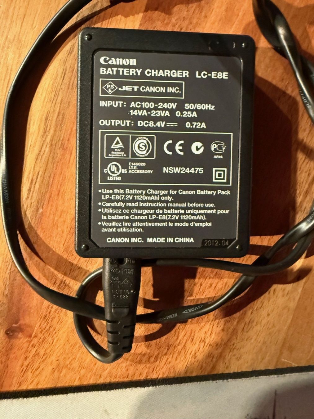 Canon Fotocamera: Canon EOS 600 D & chargeur – Usato da Champéry venduto da Madodusud358 3