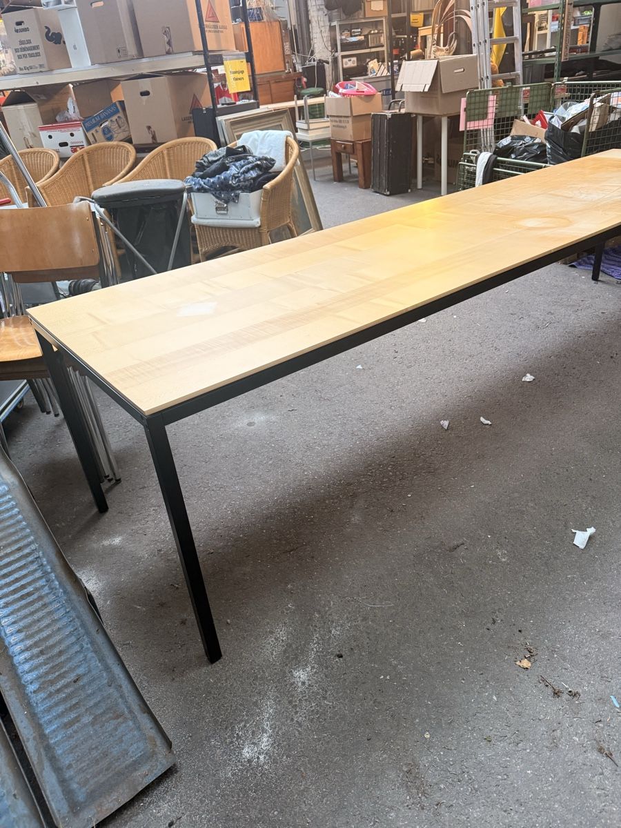 Tische: Arbeitstisch, Ateliertisch - 300 cm - Industrie-Look – Gebraucht aus Wildegg von KramerBeni 5
