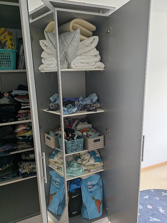 Schränke: Kleiderschrank – Gebraucht aus Jona von kat_pkm5 2
