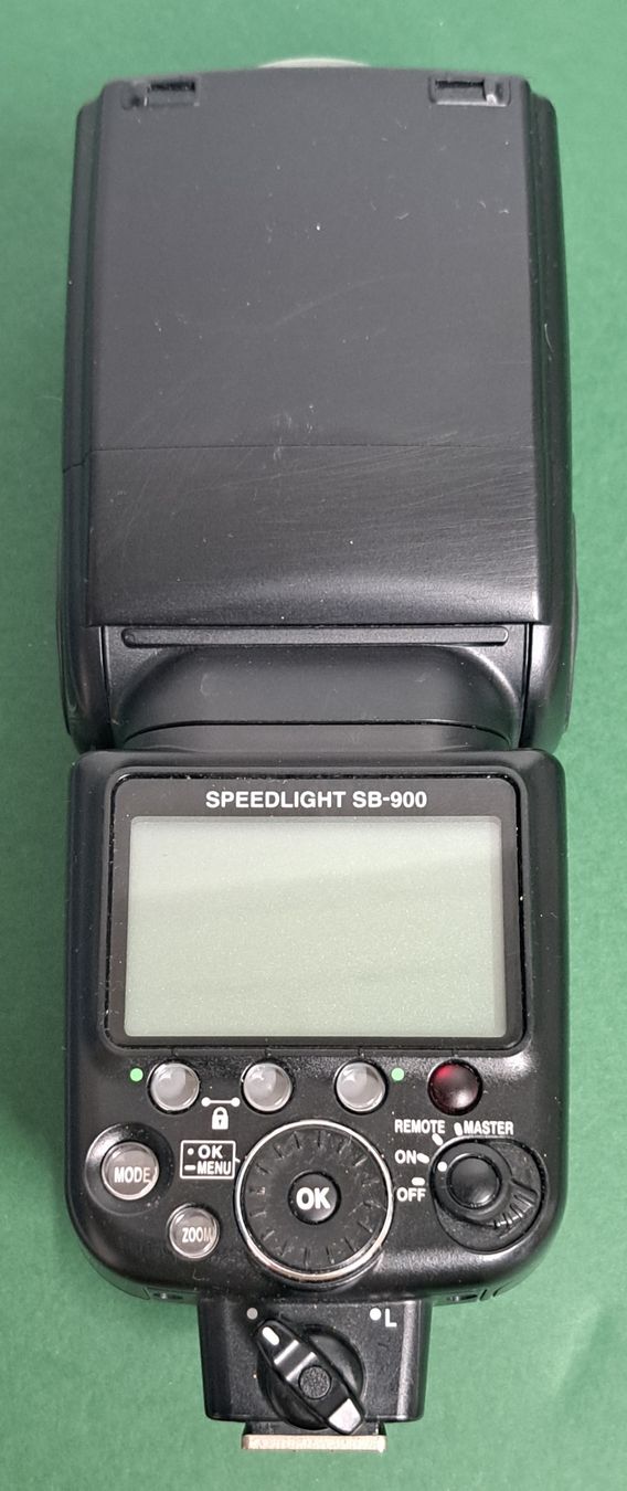Nikon Flash: Nikon SPEEDLIGHT  SB -900 – Usato da Biel/Bienne venduto da Sasha4u 2