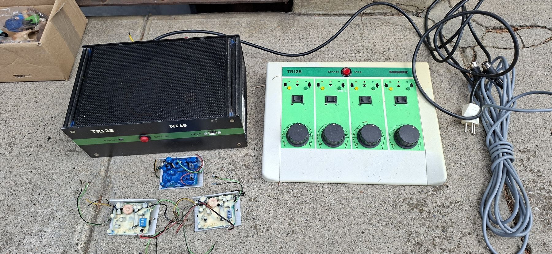 Modellini di ferrovie: Sonor Digital Steuerung inkl. 3 Decoder – Usato da Münsingen venduto da wd65