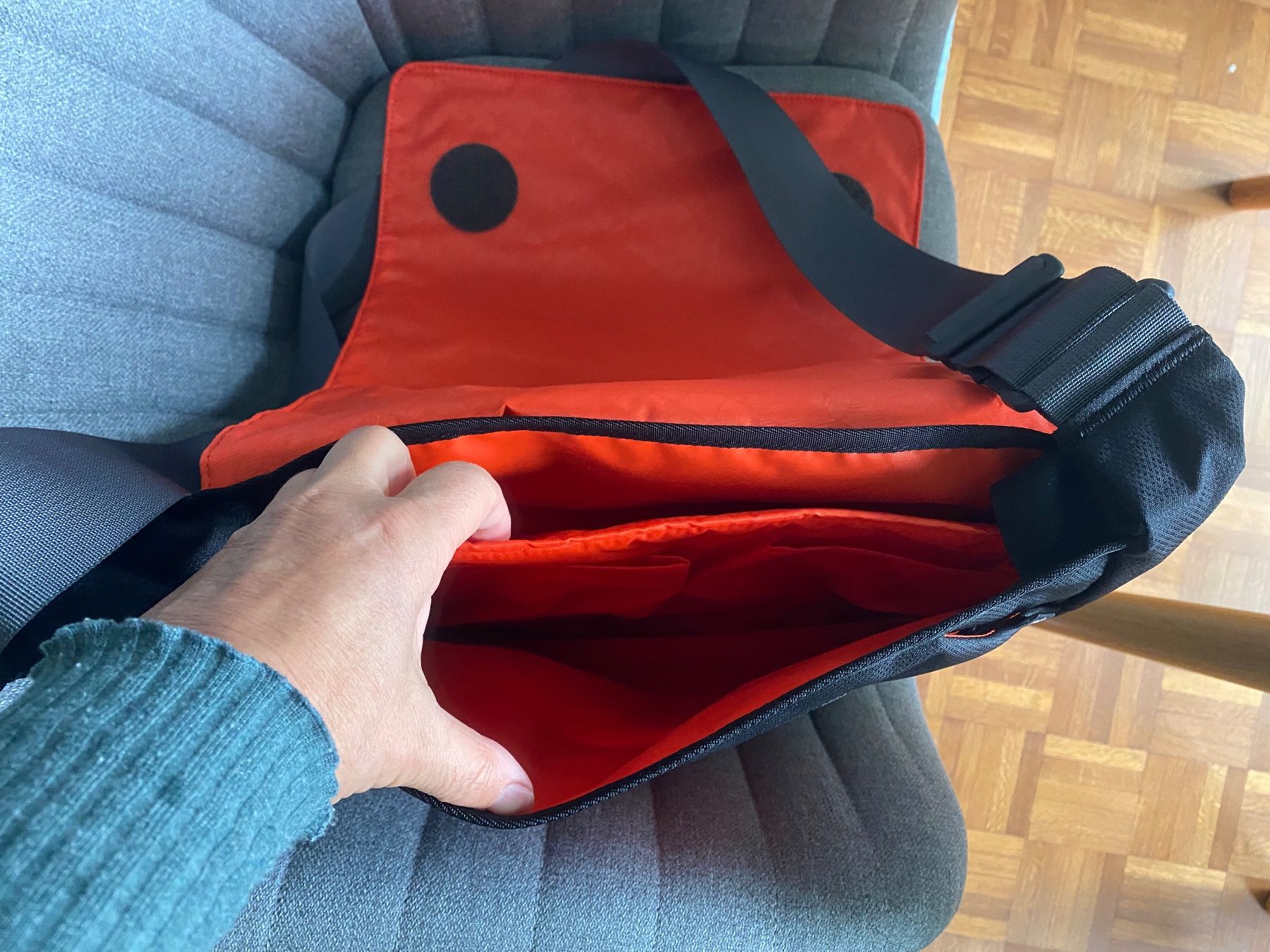 Sonstige Kleidung & Accessoires: Mammut Shoulder Bag Black Adjustable Strap Good Condition – Neu (gemäss Beschreibung) aus Bern von Alexandra9 4