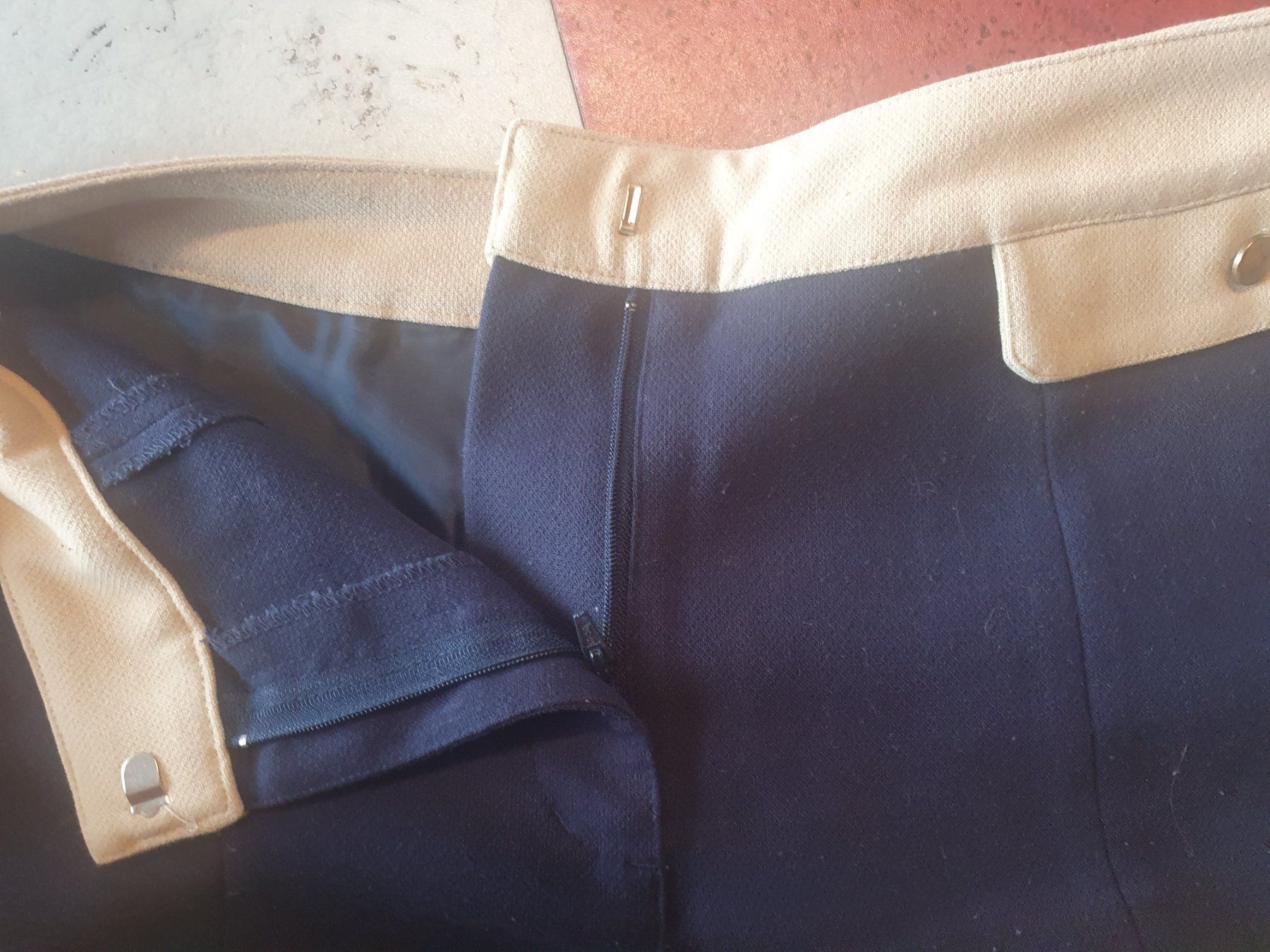 H&M Pantaloni: Hosen kurz – Usato da Moosseedorf venduto da Sonnenschein.. 3