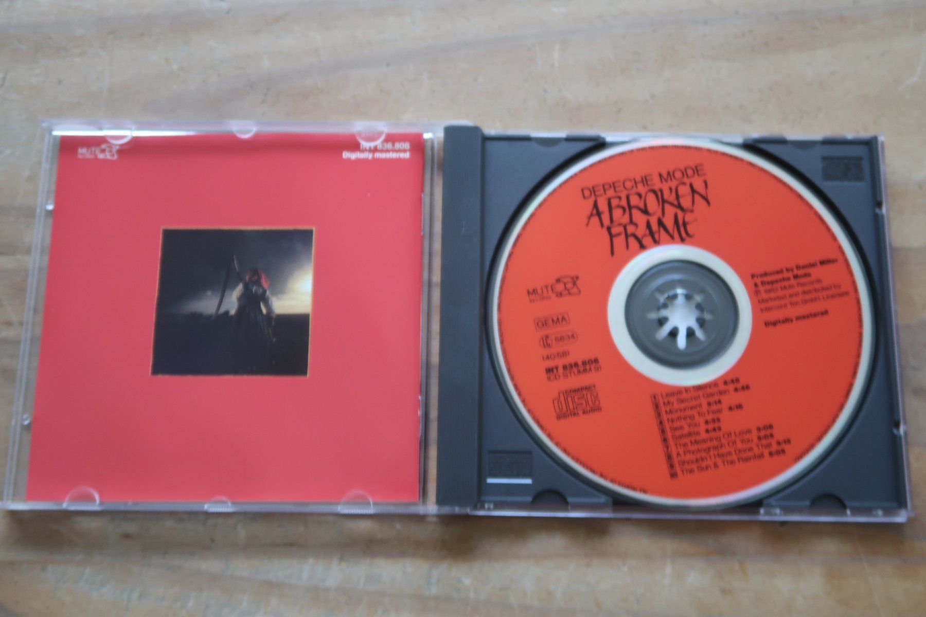 CD: DEPECHE MODE - A BROKEN FRAME - CD – Usato da Basel venduto da Patiscat 3