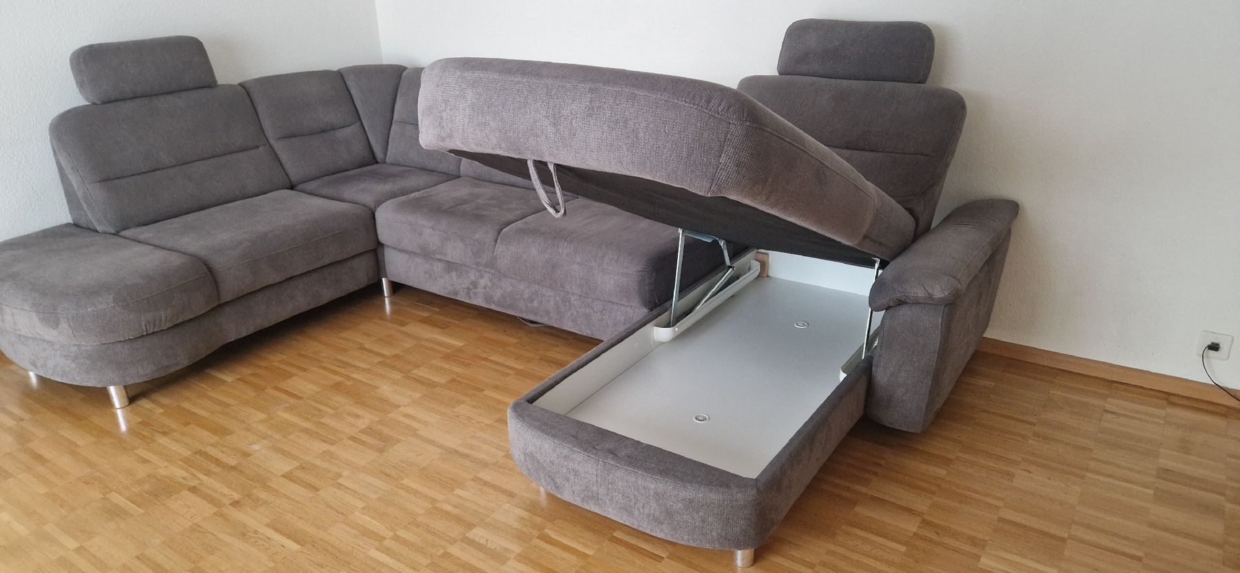 Divani: Ecksofa mit Bettfunktion und Stauraum dunkelgrau – Usato da Aesch BL venduto da Erora 2