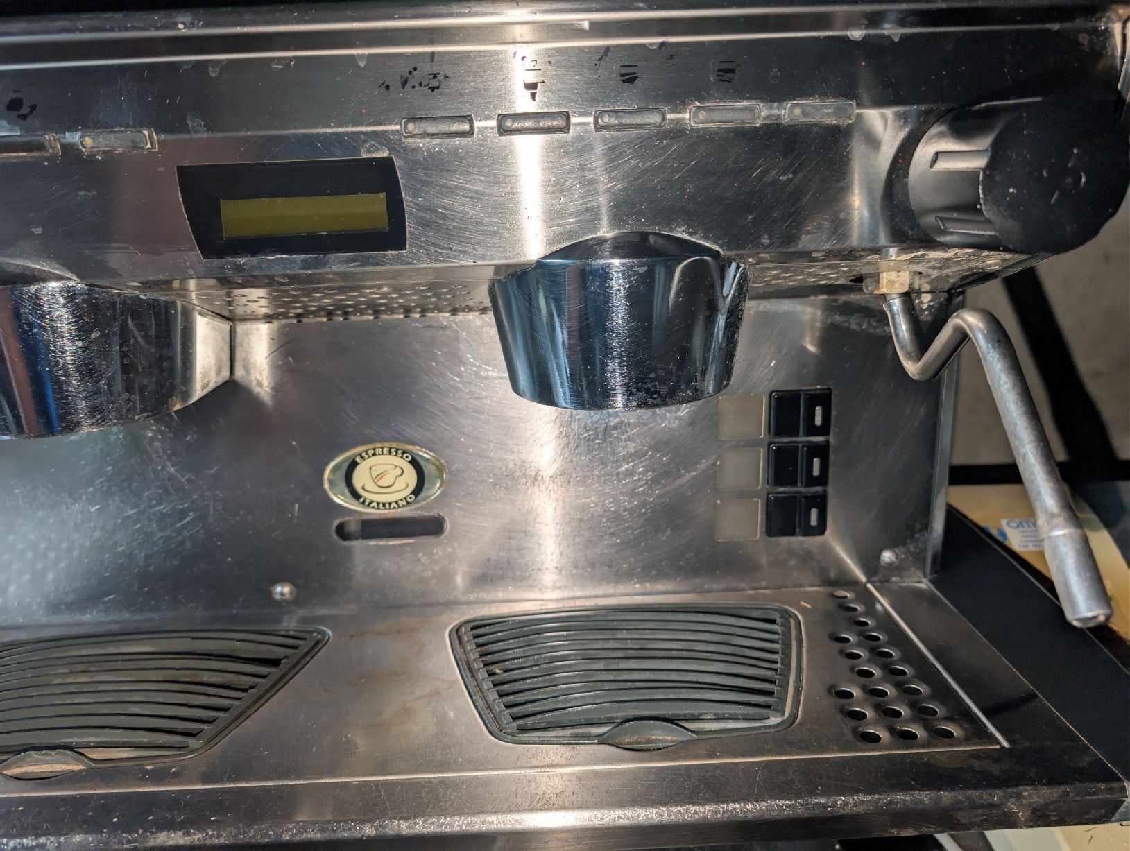 Rancilio Machines à café & Machines à expresso: Machine à café professionnelle Rancilio Classe 8 – 2 Groupes – Défectueux à Daillens par cla_sj2w 5