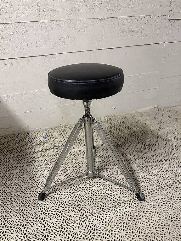 Musikinstrumente: Drumset / Schlagzeug-Hocker – Gebraucht aus Zürich von SuperSeven2.0