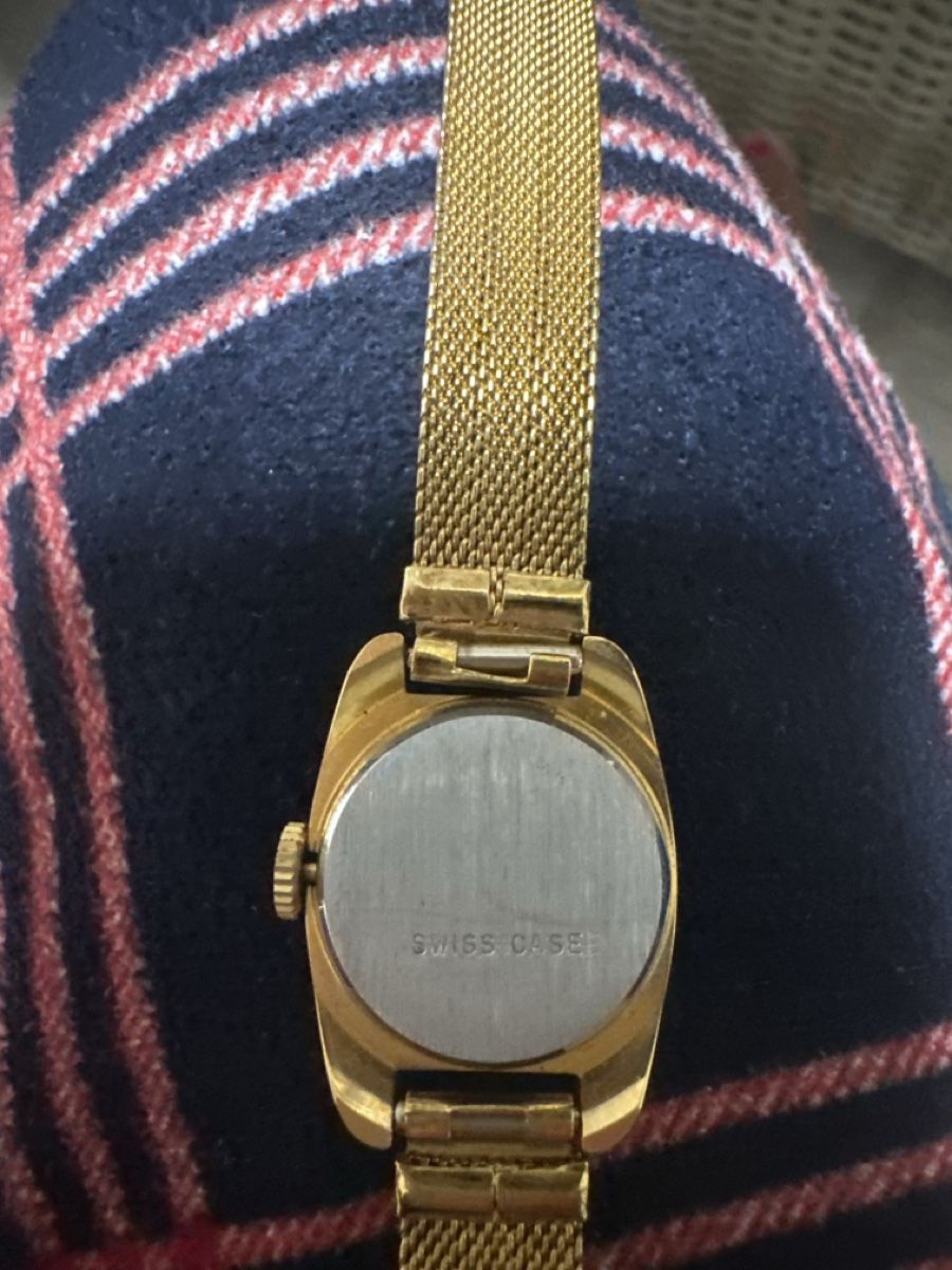 Montres: Damenuhr Handaufzug  – D'occasion à Oberentfelden par ulli03 1