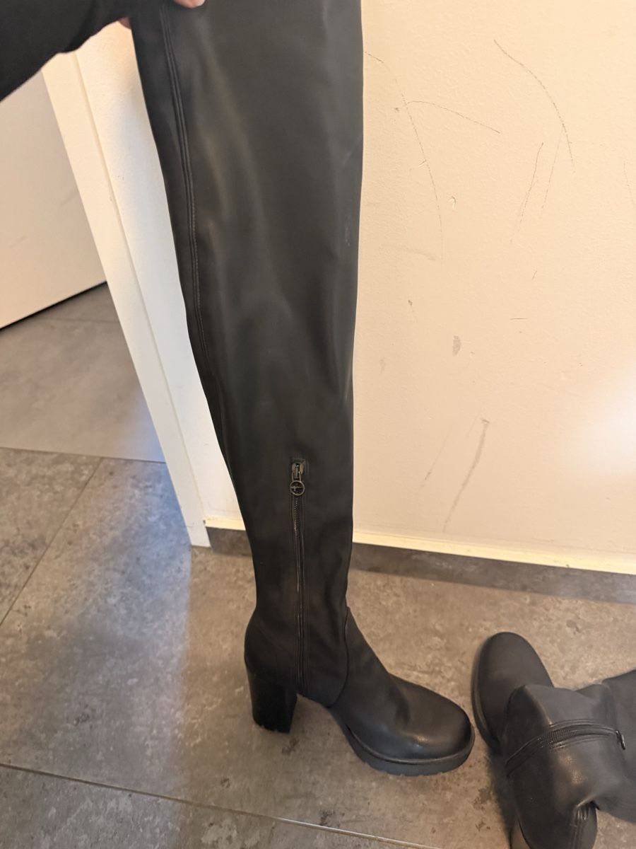 Tamaris Scarpe da donna: Tamaris Overknees, Grösse 37 – Usato da Pratteln venduto da Samantha...