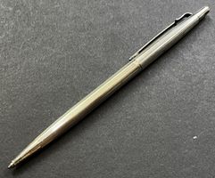 Caran d’Ache Dreh-Kugelschreiber - versilbert - ohne Gravur!