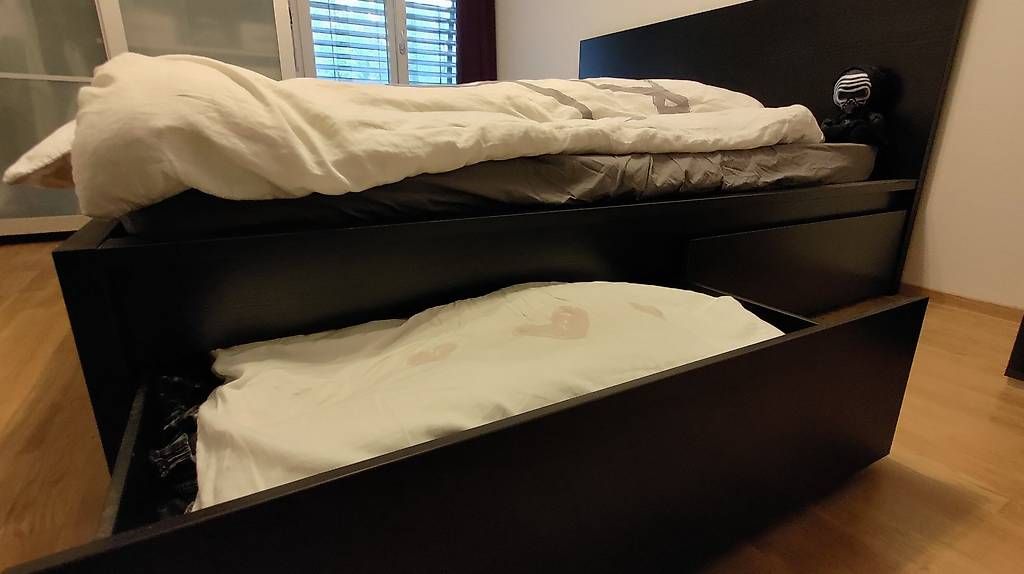 Letti: Lit double avec tiroirs, sommier, matelas et commodes – Usato da Chatonnaye venduto da scharf 2