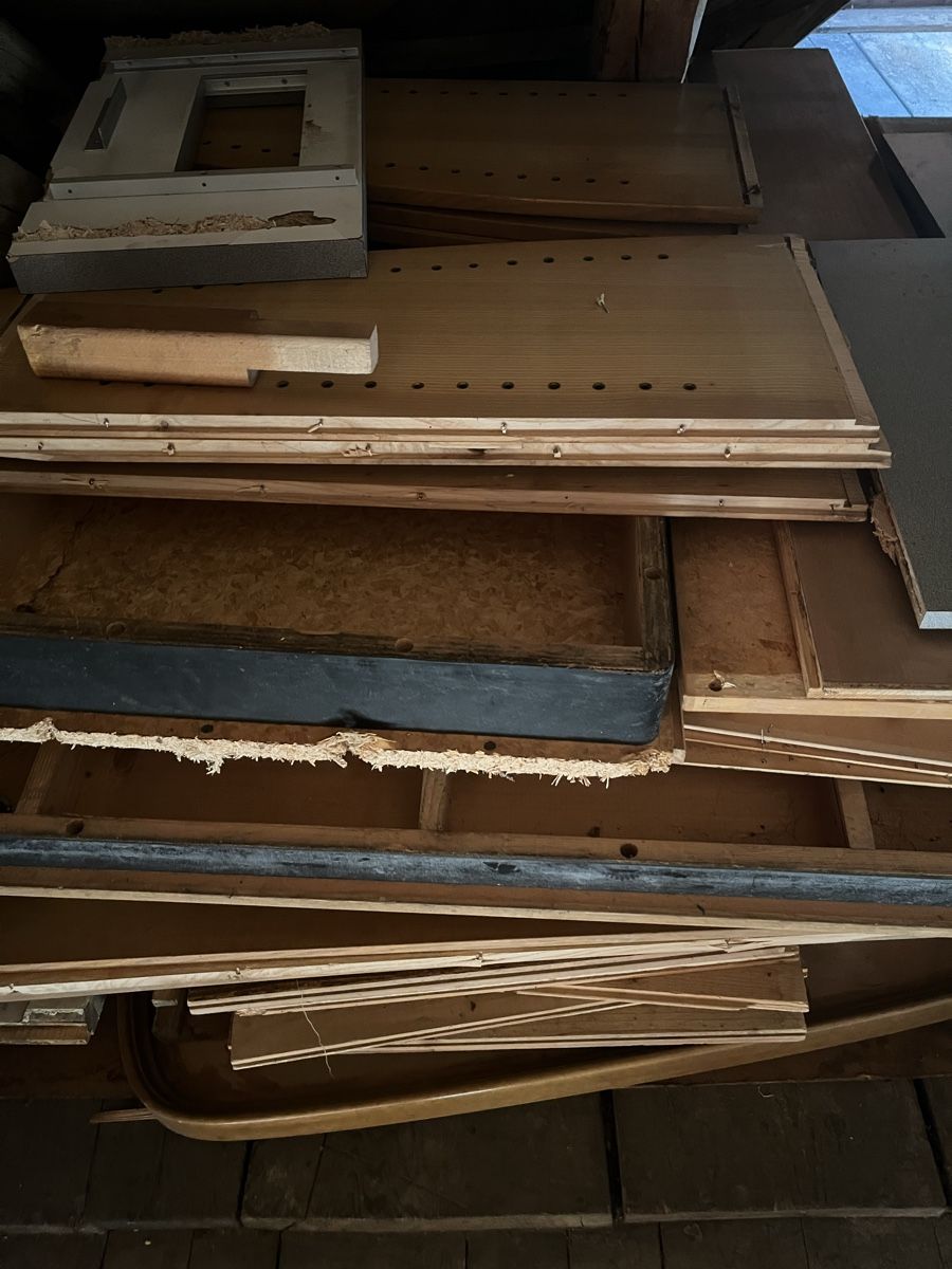 Piatti di portata: Diverse Holzplatten und Läden – Usato da Escholzmatt venduto da Stern777 2
