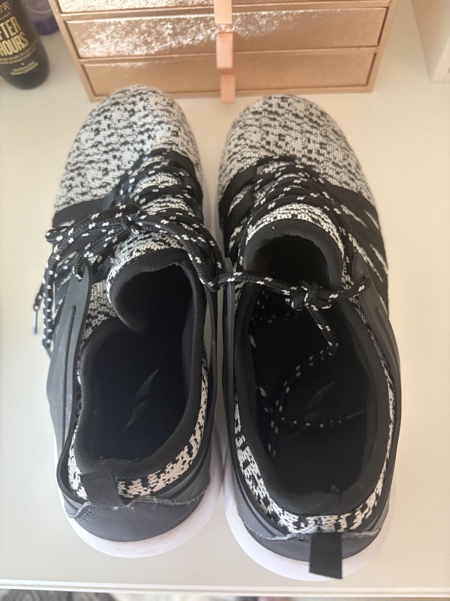 Herrenschuhe: Turnschuhe Unisex Grösse 39  – Gebraucht aus Basel von Brunner.T 1