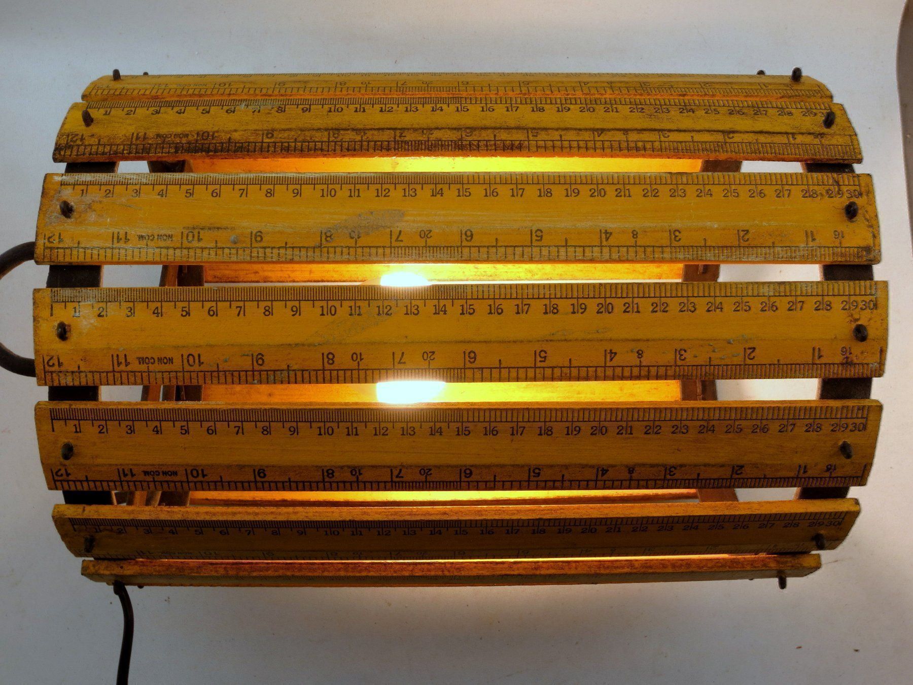 Lampade: Lampe de table originale, objet détourné – Usato da Noville venduto da novar 6