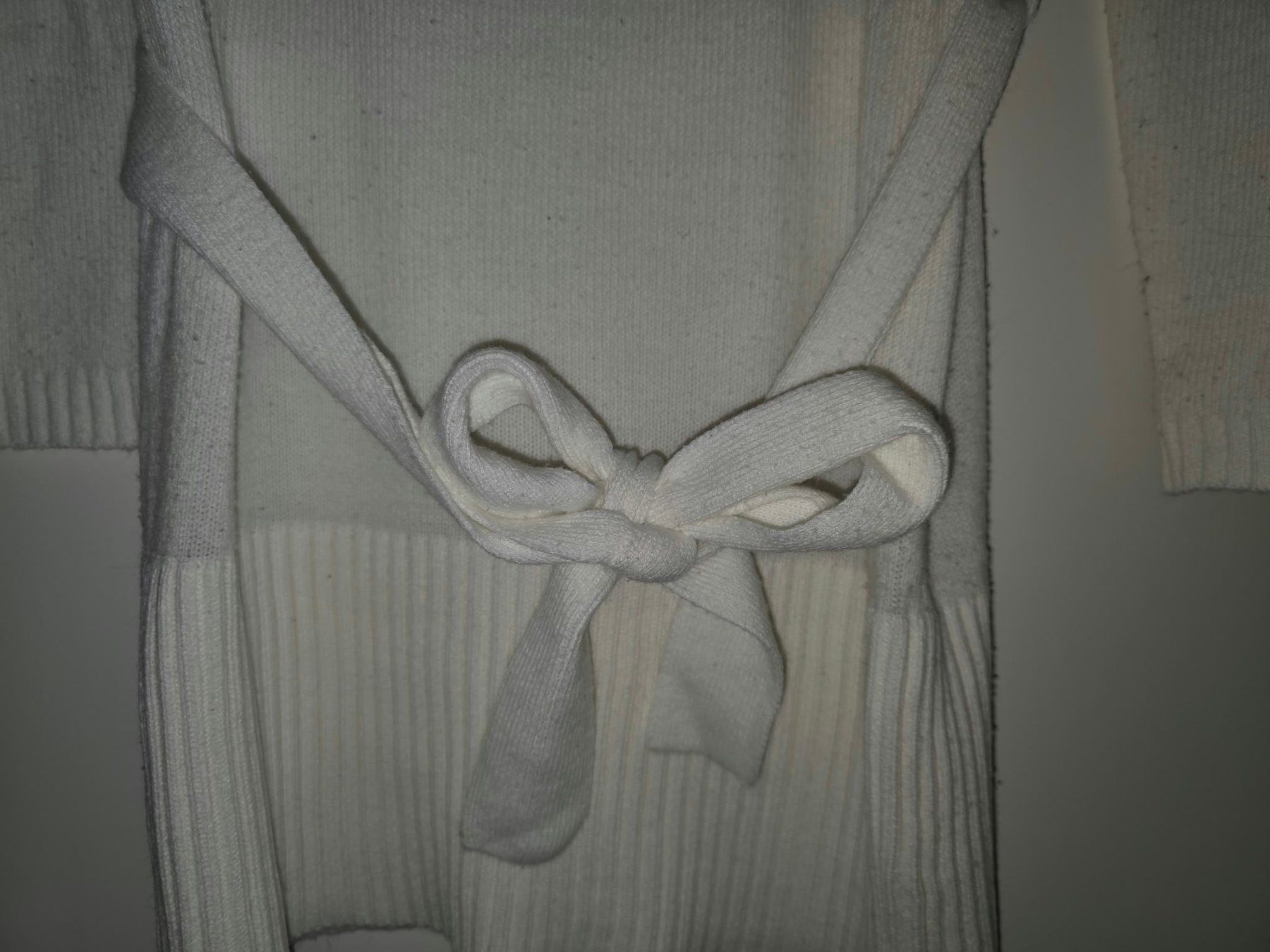 Maglioni & Felpe: Damen Rollkragenpullover weiss mit Bindegurt, Grösse XL – Nuovo (secondo la descrizione) da Kriens venduto da ang_fg7r 3