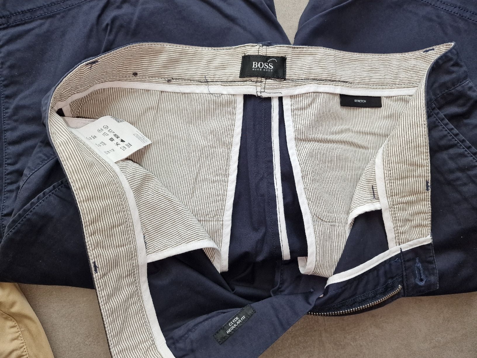 Hugo Boss Pantaloni: 2x Hugo Boss Clyde Regular Fit Shorts – Usato da Zürich venduto da helveticum_turicum 2