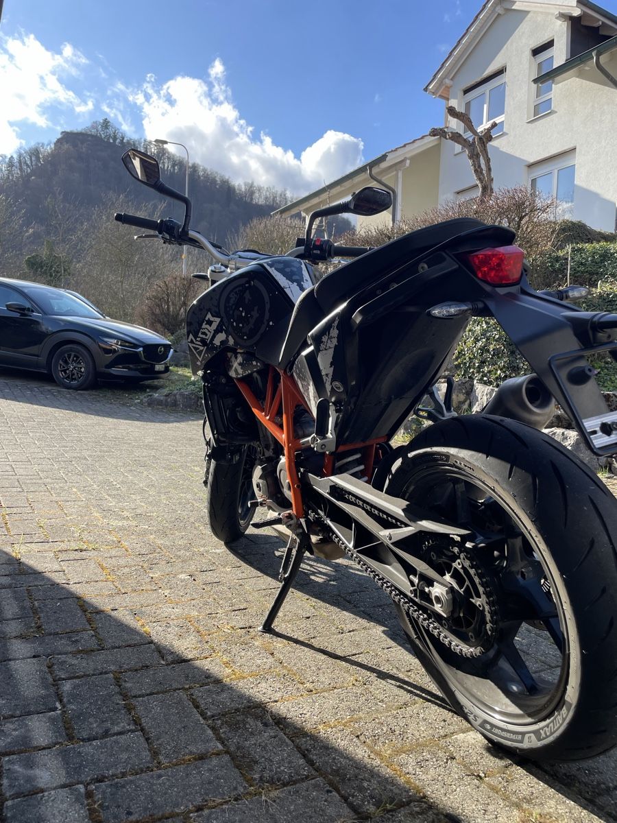 KTM Strada: KTM 690 Duke ABS 2015 – Usato da Wohlenschwil venduto da sina46 2