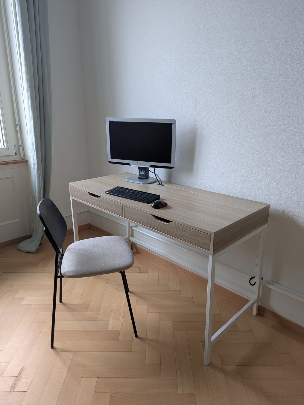 Ikea Scrivanie: Bureau Ikea – Usato da Fribourg venduto da jul_hz9f
