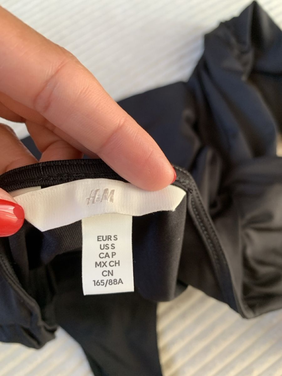 H&M Top: Body noir H&M – Usato da Prangins venduto da val_2c72 1