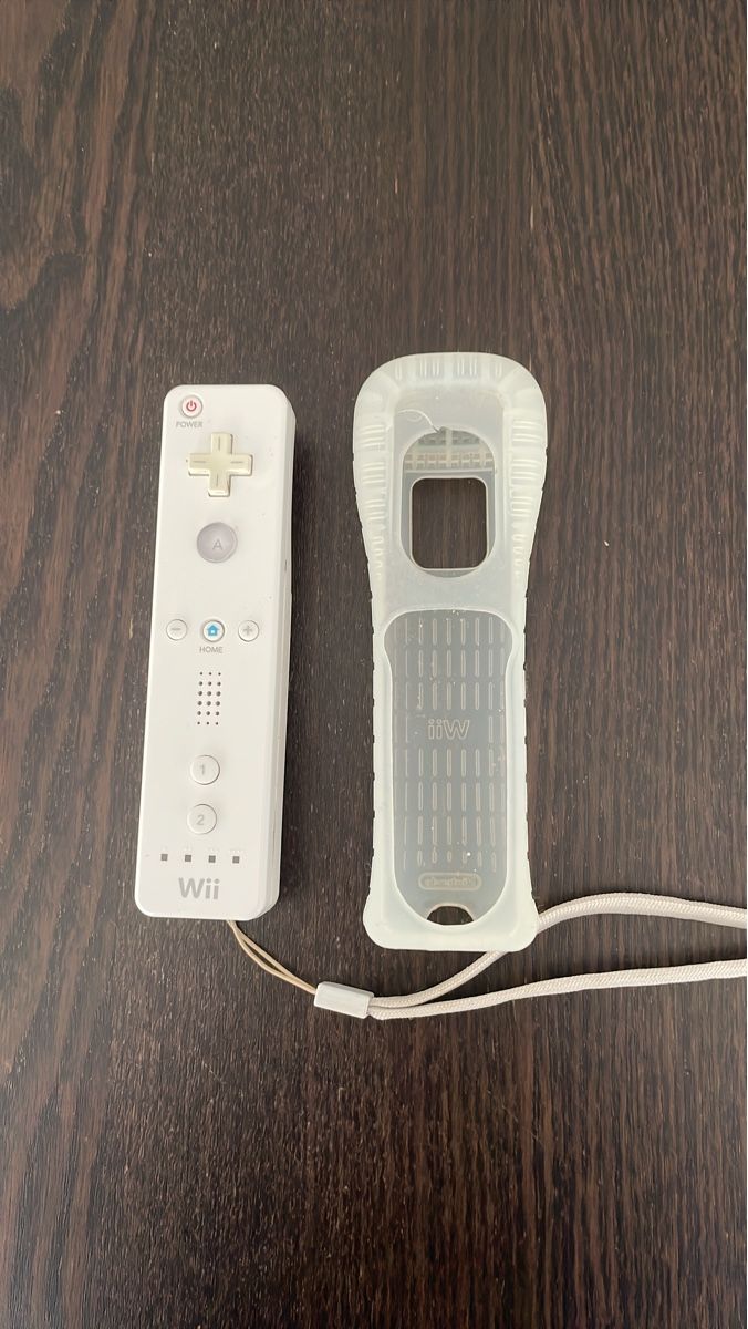Nintendo Controller: Manette Nintendo Wii Remote blanche – Usato da Morges venduto da louloutte788