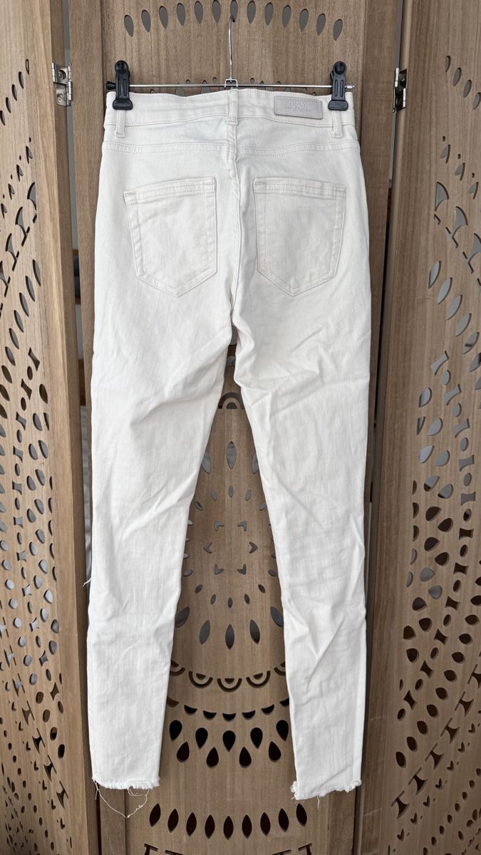 Only Jeans: Weisse Skinny-Jeans – Usato da Riedern venduto da leoni_m 1