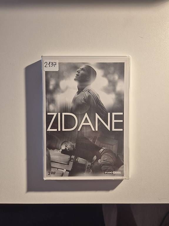 Tutti i DVDs: DVD (FR) Documentaire Zidane 2007 - 2 DVDs – Usato da Echallens venduto da cha_6vnf
