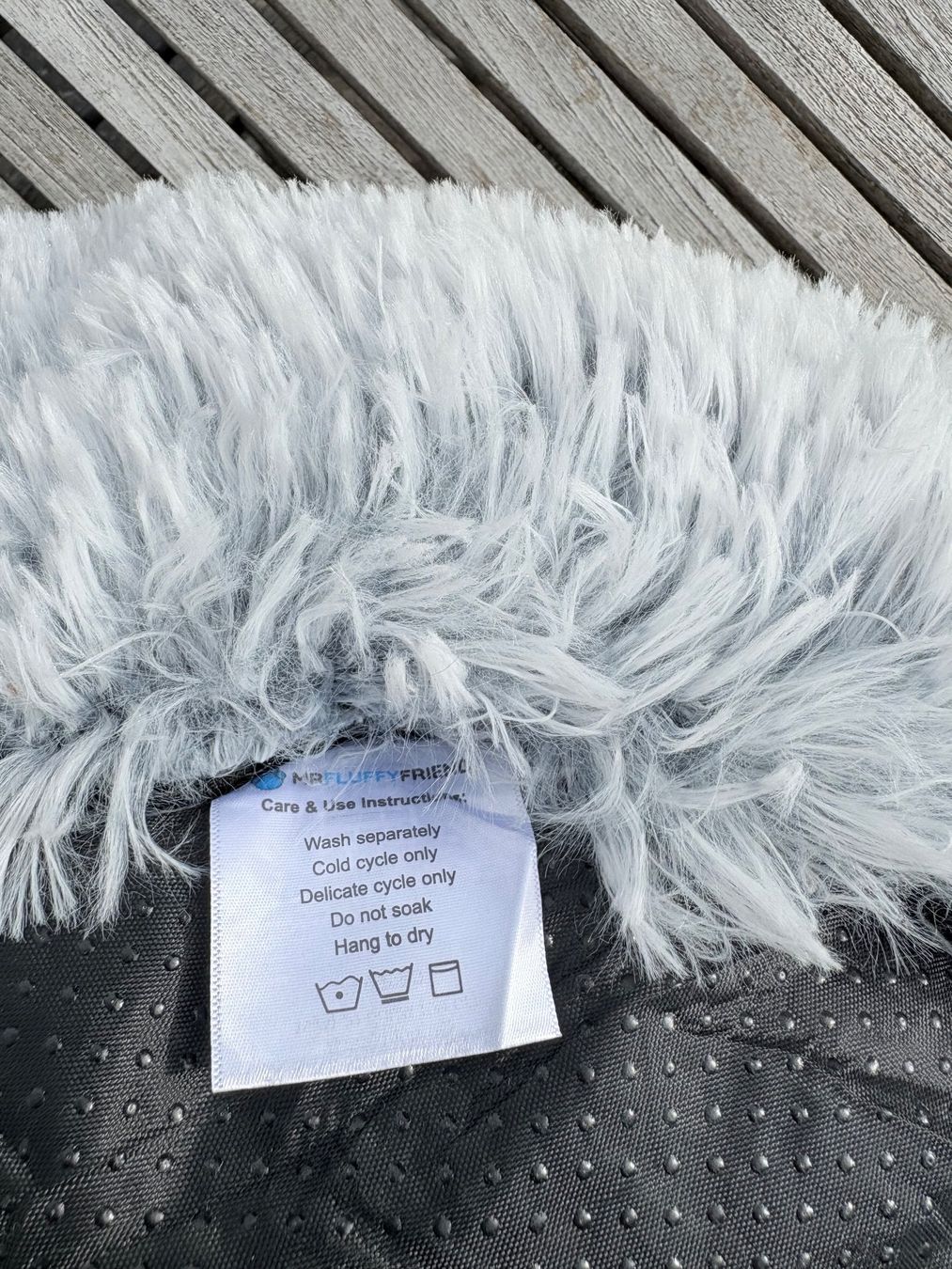 MrFluffyFriend - Anti-Angst Hundebett (Neu (gemss Beschreibung)) in  Adliswil fr CHF 40  mit Lieferung auf Ricardo kaufen