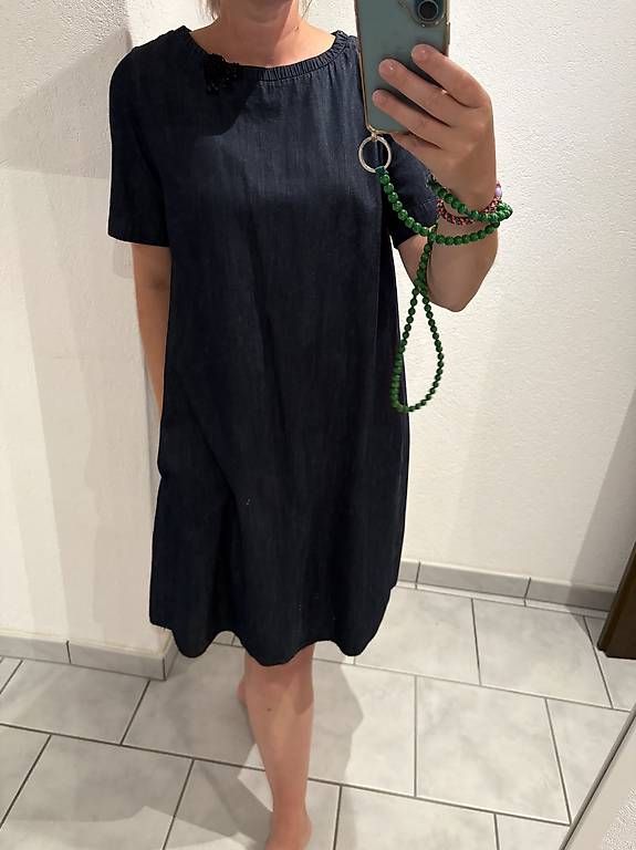 Robes: Max Mara Jeanskleid Grösse 40 – D'occasion à Unterägeri par mar_96hk 1