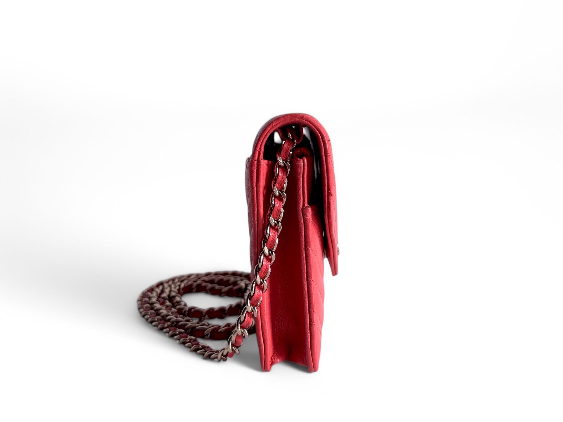 Chanel Borse da donna: Chanel Chevron Statement Wallet On WOC Chain Tasche – Usato da Kriens venduto da hannaandkiko 2