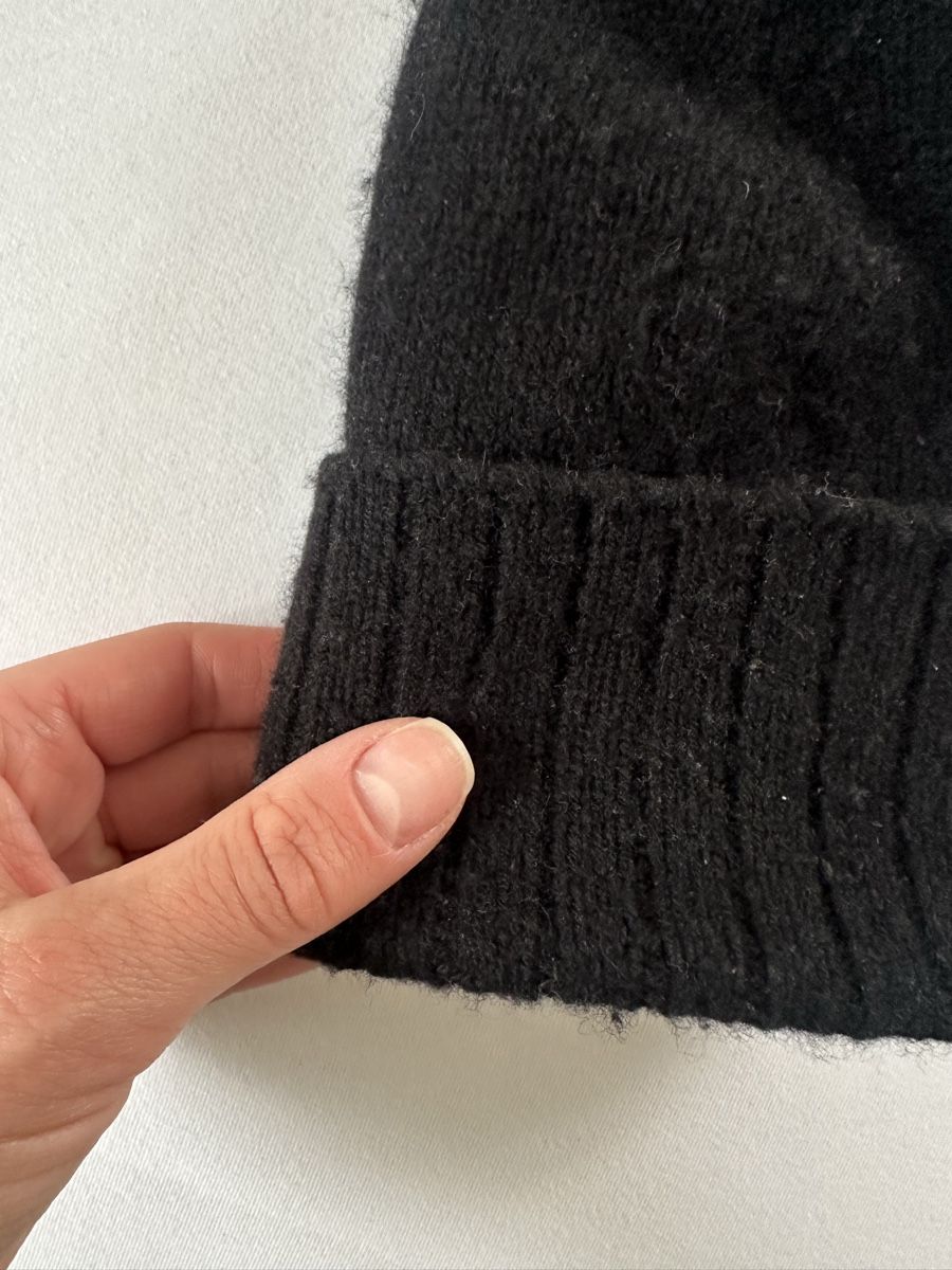 Copricapi, berretti & cappellini: Black hat Uniqlo 100% cashmere – Usato da Uster venduto da Monika_OB 7